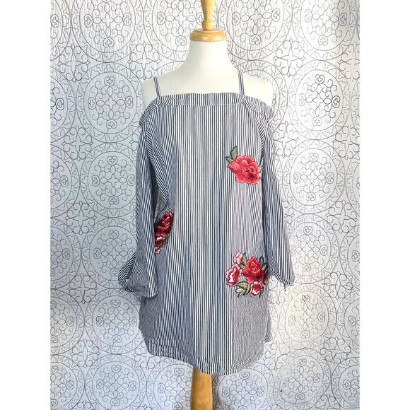 Romeo and Juliet Top Embroidered Off the Shoulder Long Tunic Women's L - Picture 13 of 13